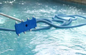 limpiar el fondo de una piscina sin pasar por filtro
